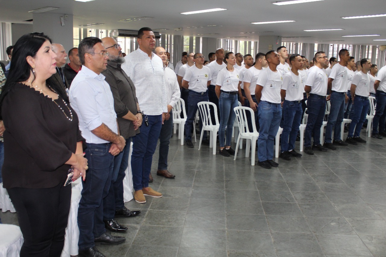 Ademário  dá  início  as aulas de formação  da Guarda Municipal.