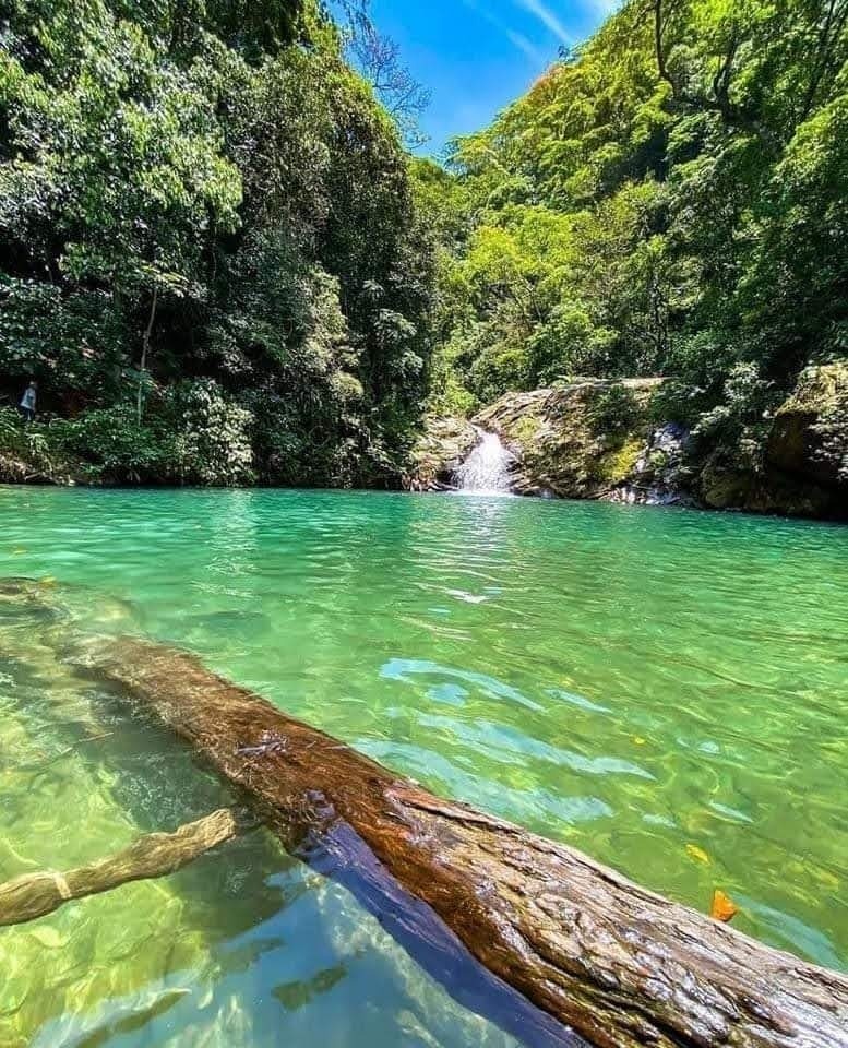 Acesso ao Lago Azul está  proibido, multa pode passar de R$ 10 mil.