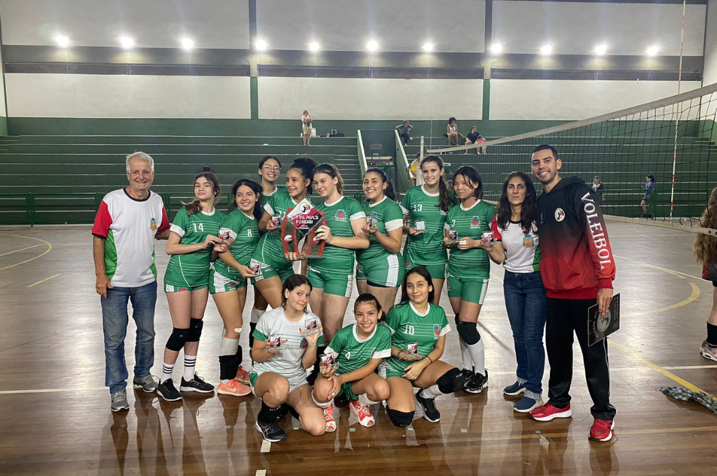 Vôlei de Cubatão  bate Santos e Atibaia  e é campeão.