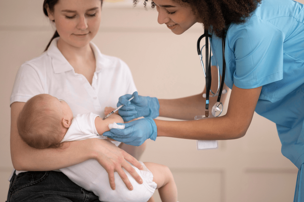 Cubatão oferece vacina contra covid para toda criança a partir de 6 meses.