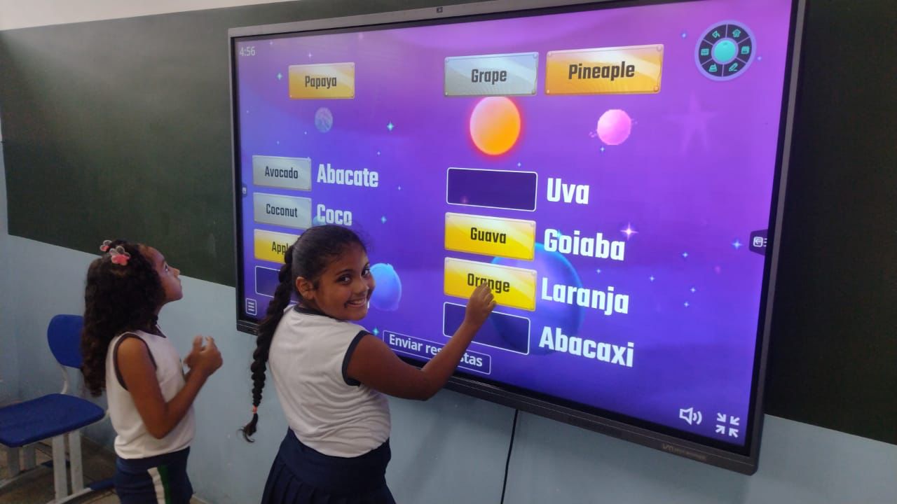 Lousas interativas e mesas digitais são  novidade no retorno às  aulas.