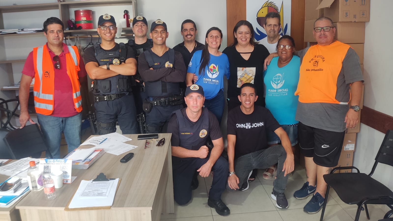 GCM E FUNDO SOCIAL DE CUBATÃO LEVAM DOAÇÕES  À SÃO SEBASTIÃO.