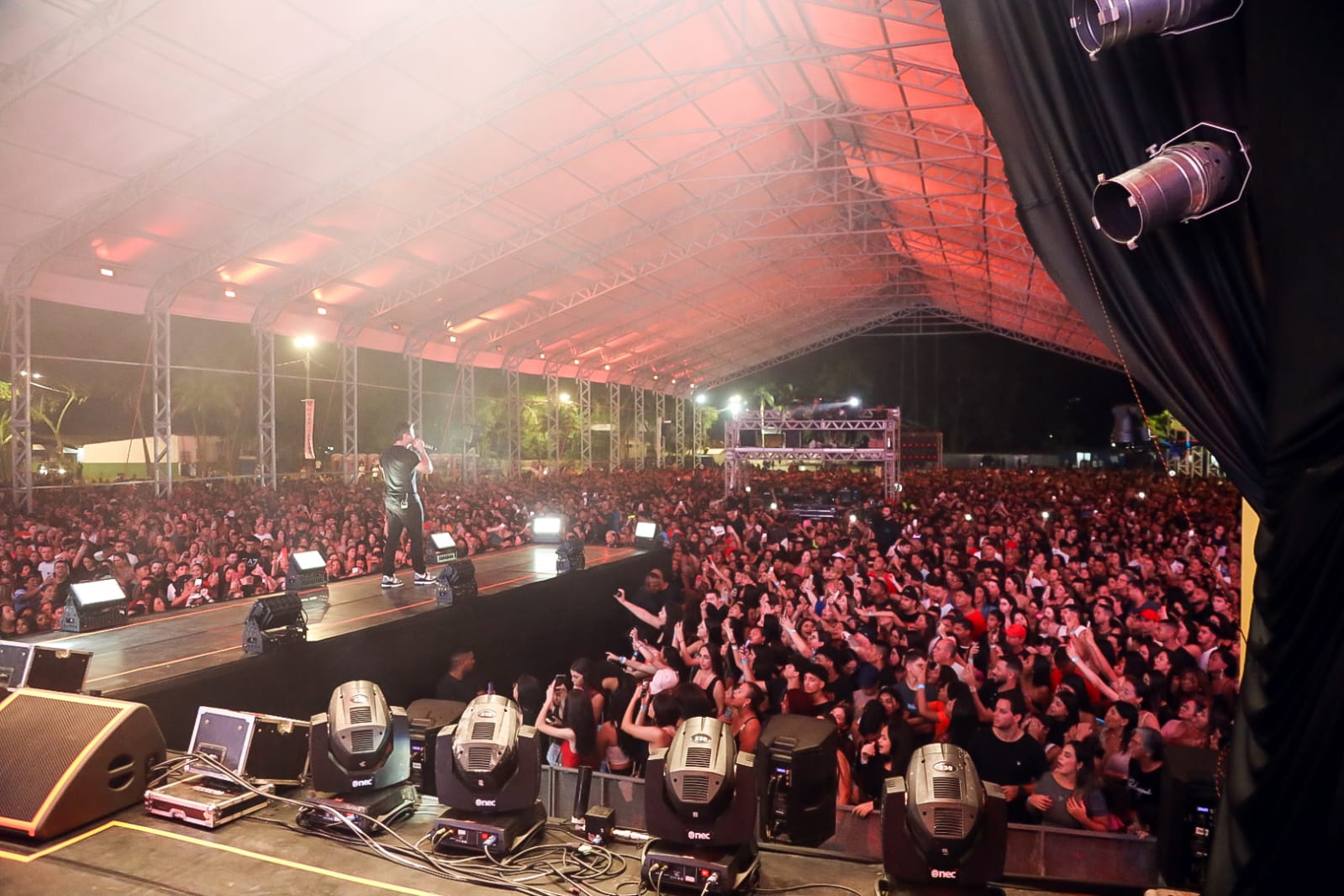 Matheus e Kauan lotam Kartódromo na primeira noite de shows do Festival ‘Cubatão 75 anos’.