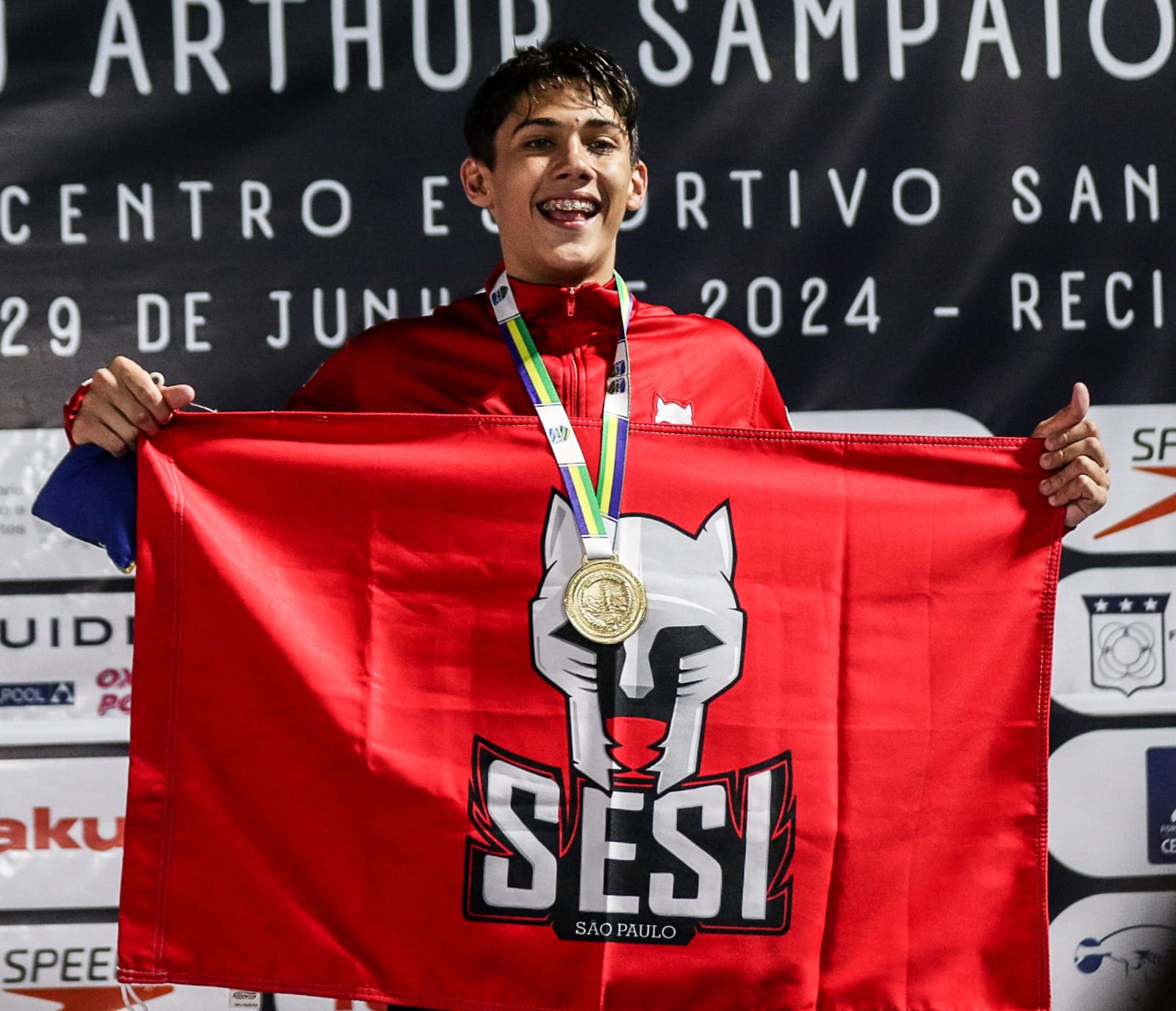 Atleta cubatense é campeão brasileiro na natação