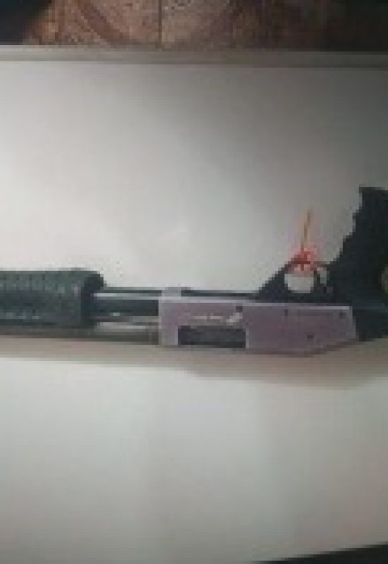 Espingarda roubada de agentes de segurança ferroviária é recuperada na Vila Esperança.